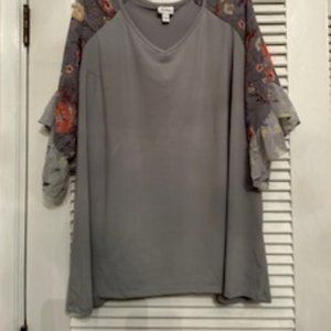 Avenue Brand - size 3x:   Gorgeous gray tunic with spring sleeves!